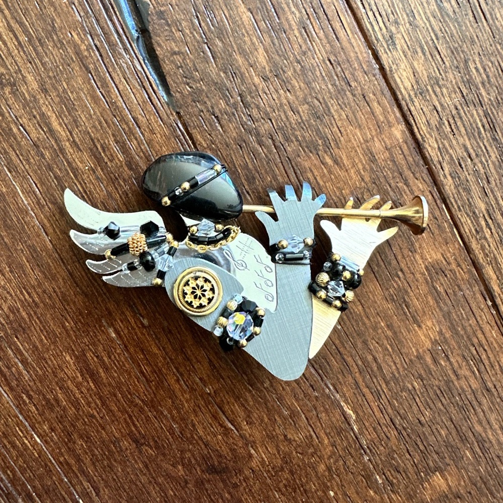 LIZTECH Brooch